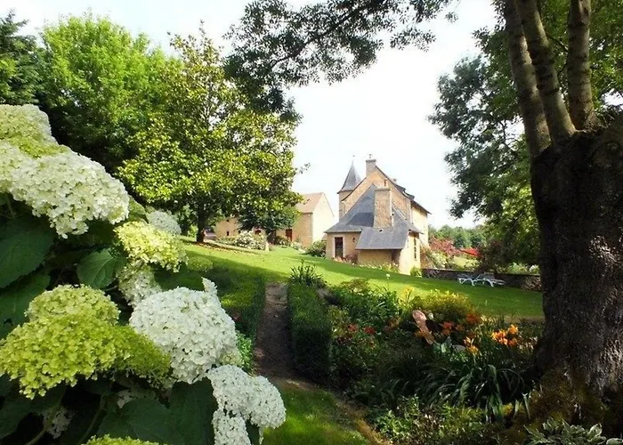 Charme Et Authenticite : Pour 4 Pers. En Bord De Riviere Avec Jardin Enchanteur En Sarthe - Fr-1-410-236